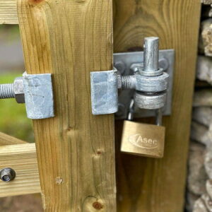 Anti Lift Device For Timber Field Gates Inc. Padlock, Galvanized (V)